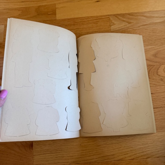 Vintage Japanese Cutout Dressing Book Paper Dolls Made in Japan - Picture 12 of 16